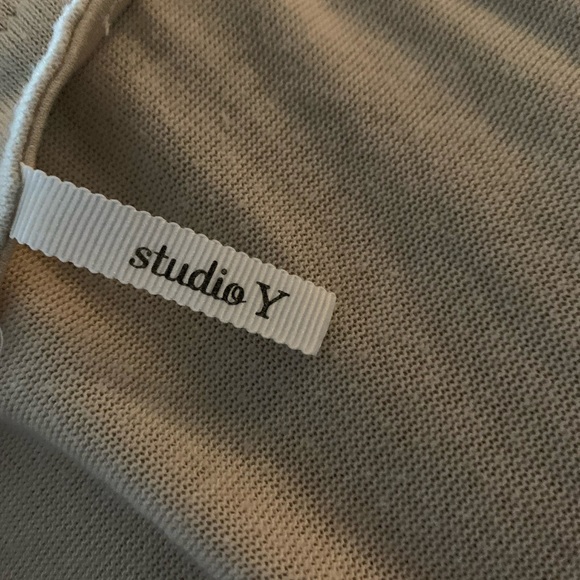 Studio Y ladies long ruffled sweater, size M - Picture 3 of 4